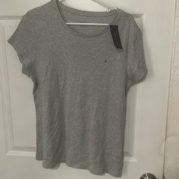 Tommy Hilfiger - Picture 3 of 3